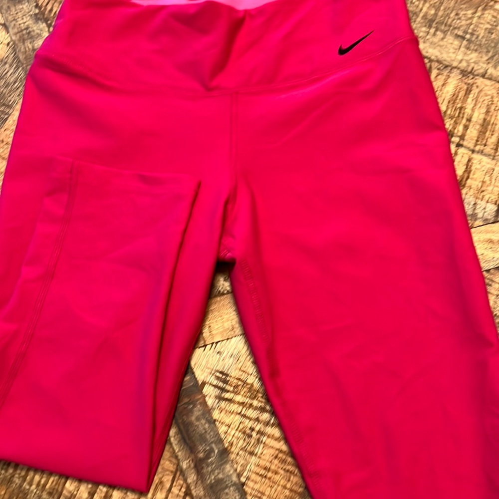 Nike Barbie hot pink 7/8 capri leggings women’s small S Dri-Fit athletic